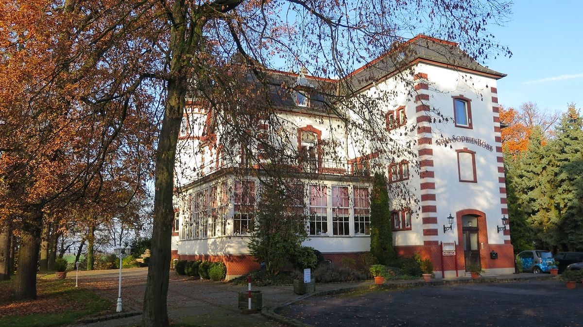 Orangerie-aussen-Herbst